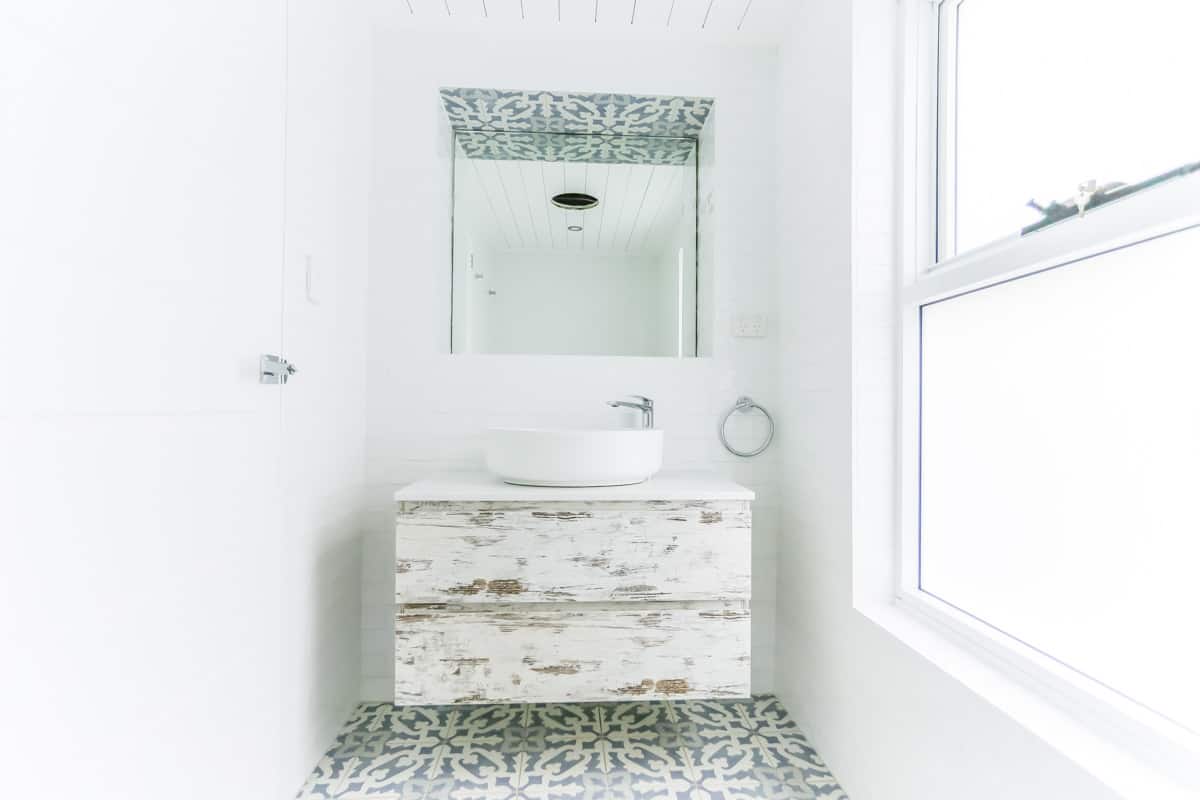 Ensuite Bathroom Renovation in Sylvania Sydney with beach style and wall hung vanity unit 1