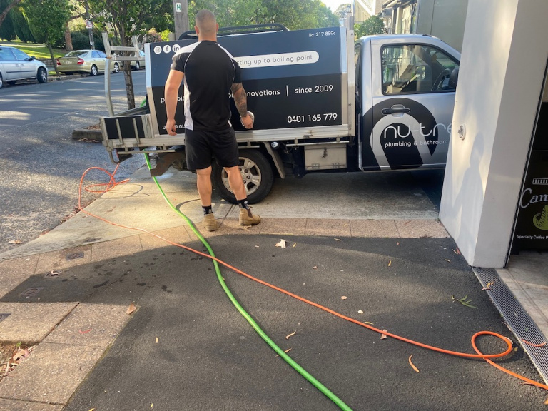 How hot water Jet Blasting blocked drain works in cafes