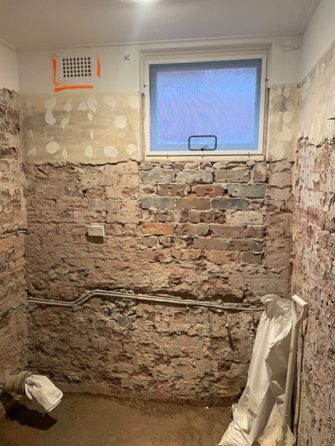 Bathroom renovation in Monterey in Sydney to install a bath Nu Trend renovation company demolition