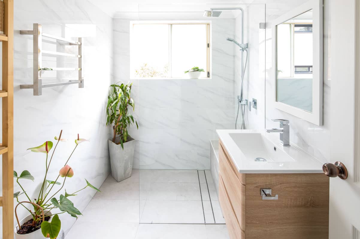 Small-Unit-Bathroom-Renovation-in-Gymea-Sydney-with-American-oak-ABS-600-vanity-basin